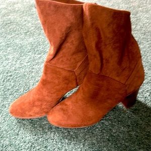 Excellent textured boots 👢